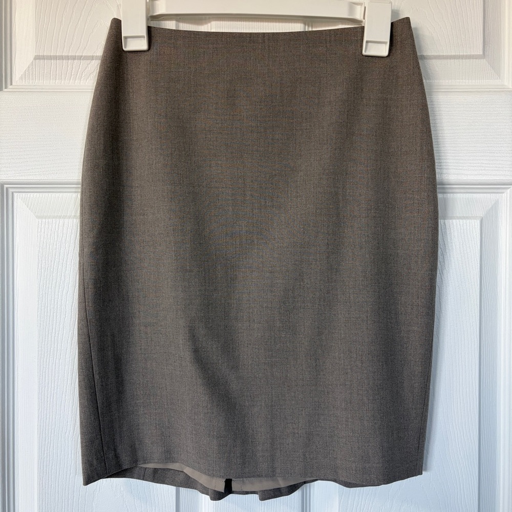 Ann Taylor Grey Pencil Skirt (Size 0 Petite)